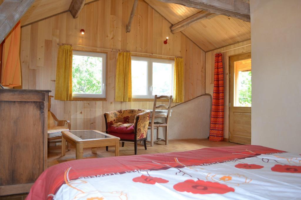 La Ferme De Cagnolle Saint-Amand-de-Belves Ngoại thất bức ảnh